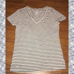 NWOT V-Neck Tee